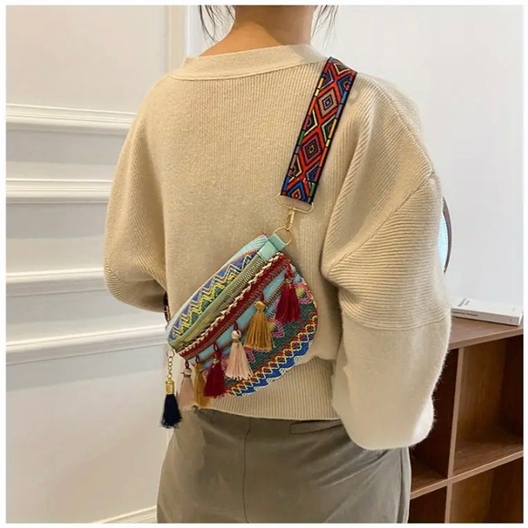 New Boho Style Tassel Fanny Pack Colorblock Crossbody Shoulder Bag NWT Aztec - Picture 4 of 16